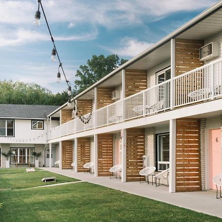 The June Motel, Prince Edward County Picton Dış mekan fotoğraf